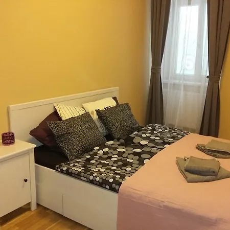 Not Possible To Book !!! Vltavska B Praga